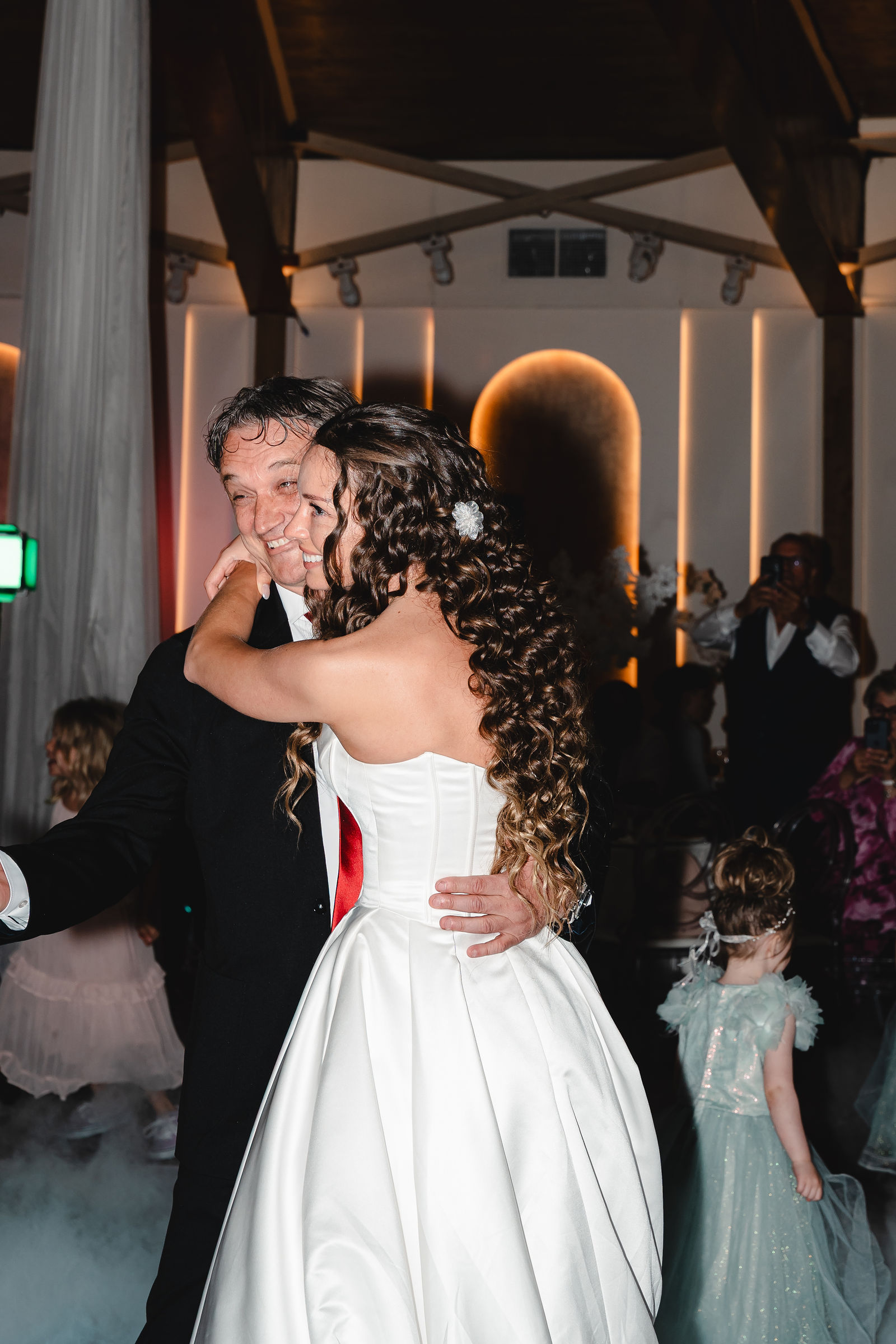 Emotional father-daughter dance