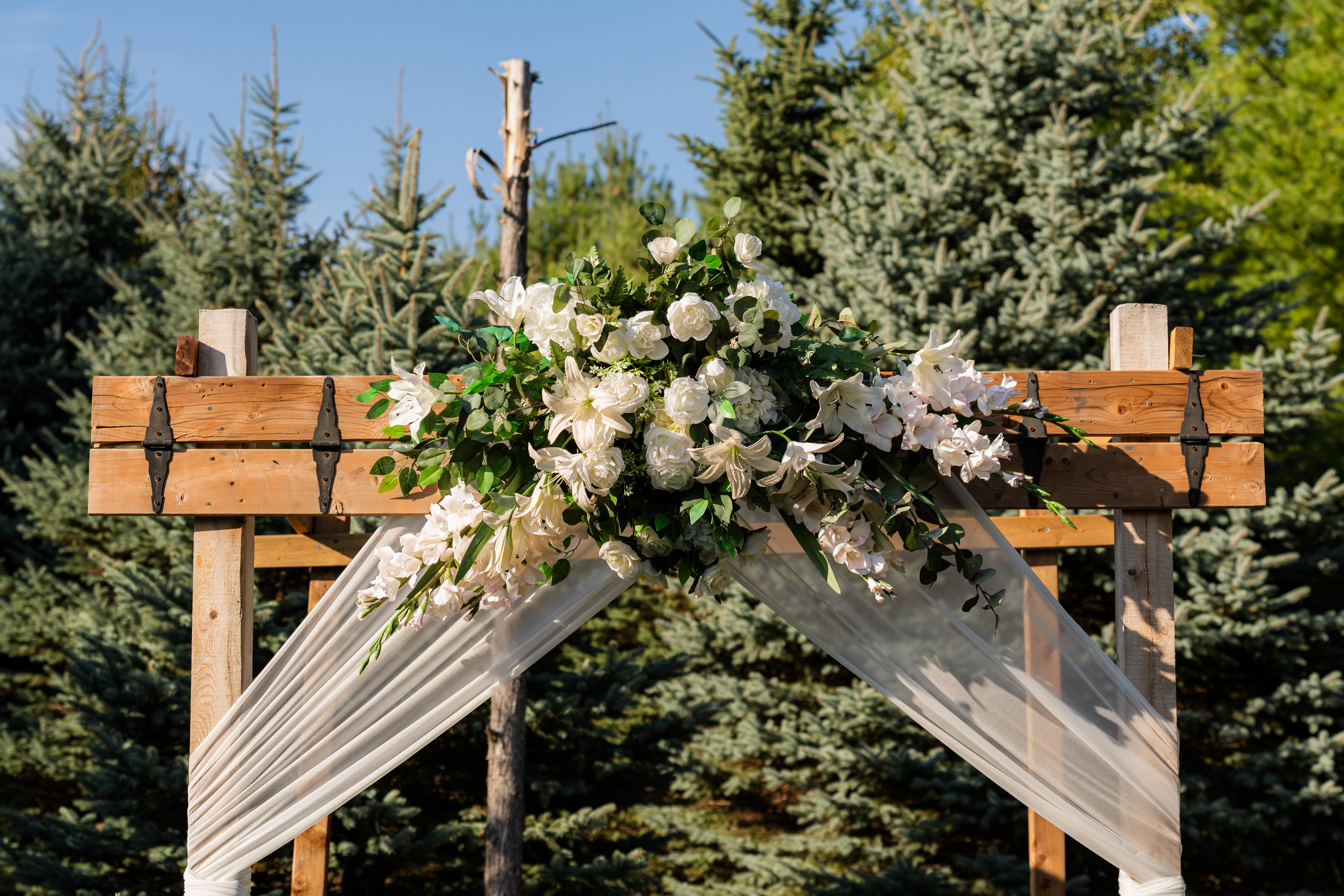 Floral arch detail